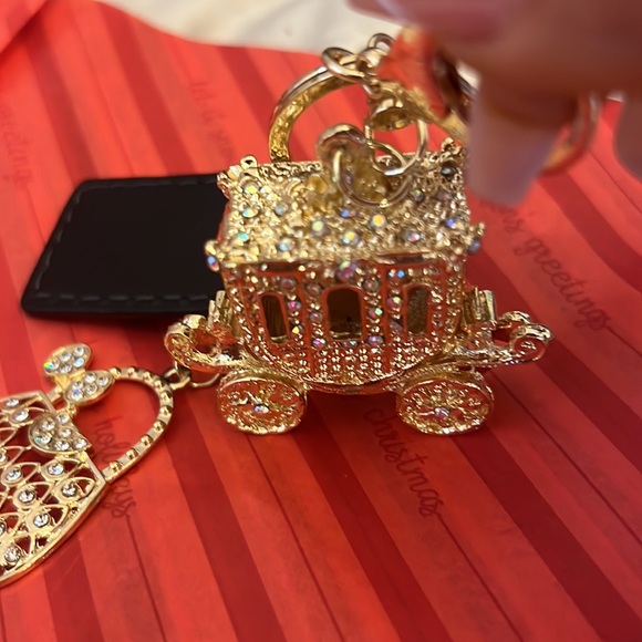 Sold elsewhere Beautiful purse charm key chains Gold Coach Carriage - Picture 5 of 12